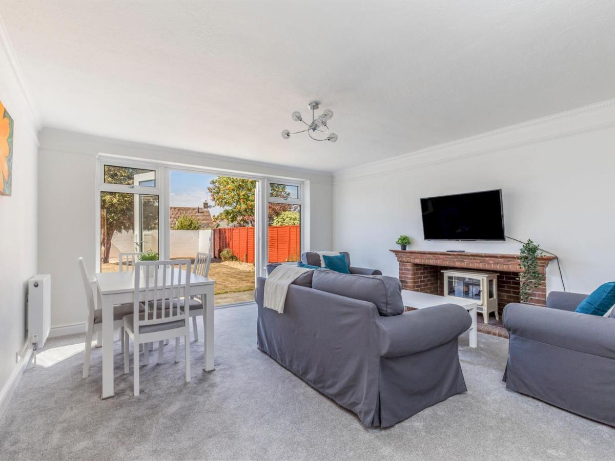 Pass The Keys Lovely Ground Floor Flat With Large Garden Чичестър Екстериор снимка