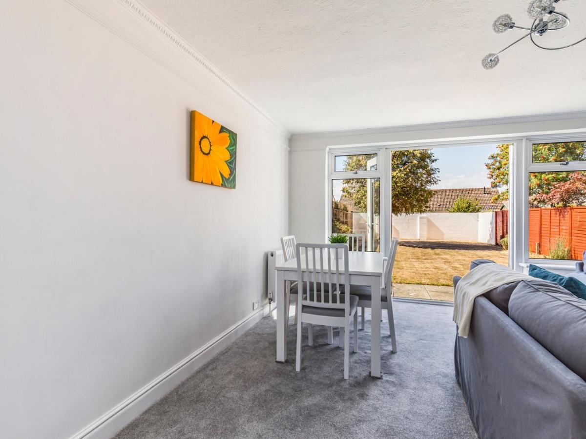 Pass The Keys Lovely Ground Floor Flat With Large Garden Чичестър Екстериор снимка