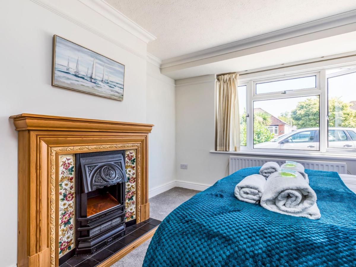 Pass The Keys Lovely Ground Floor Flat With Large Garden Чичестър Екстериор снимка