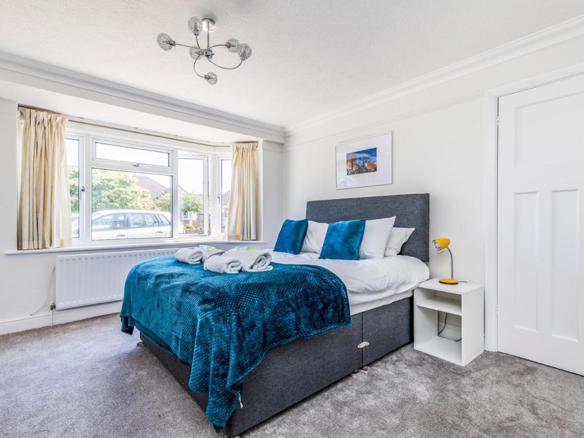 Pass The Keys Lovely Ground Floor Flat With Large Garden Чичестър Екстериор снимка